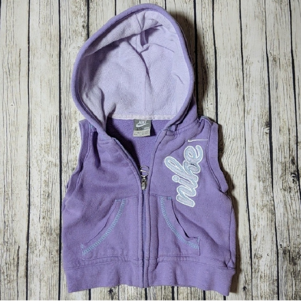 ❤️3 for $12 Nike hooded vest - 18 m